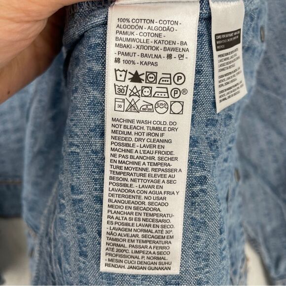 ~Levi's Women's 90's Trucker Jacket NWT M - Picture 7 of 7